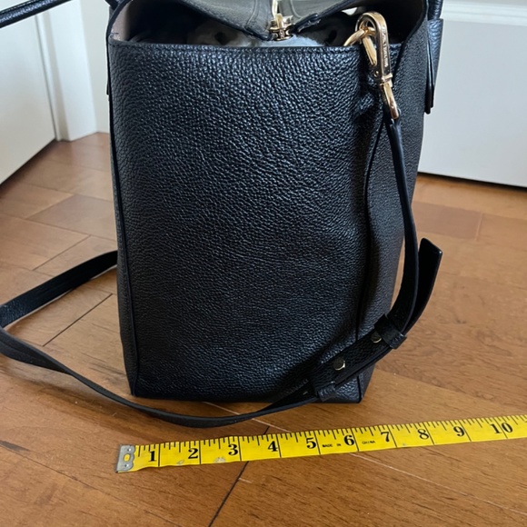 Michael Kors Weekender Bag - Picture 5 of 10